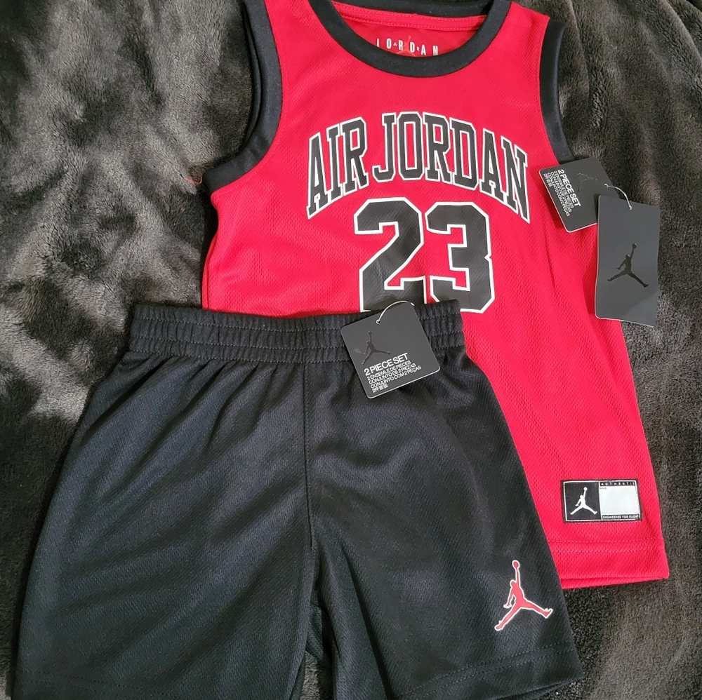 Jordan 4t outfit
